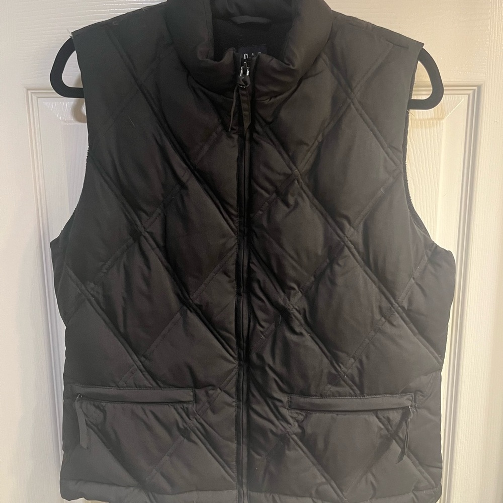 Gap Black Quilted Puffer Vest